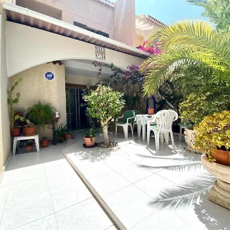 Villa Villa con Wifi, piscina cerca de Playa en Las Américas Playa de las Américas