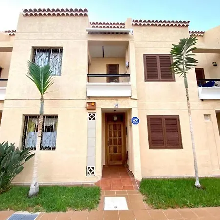 Villa Villa con Wifi, piscina cerca de Playa en Las Américas *